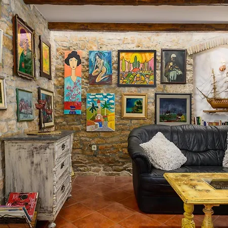 Villa Pretty With Balcony Jakici